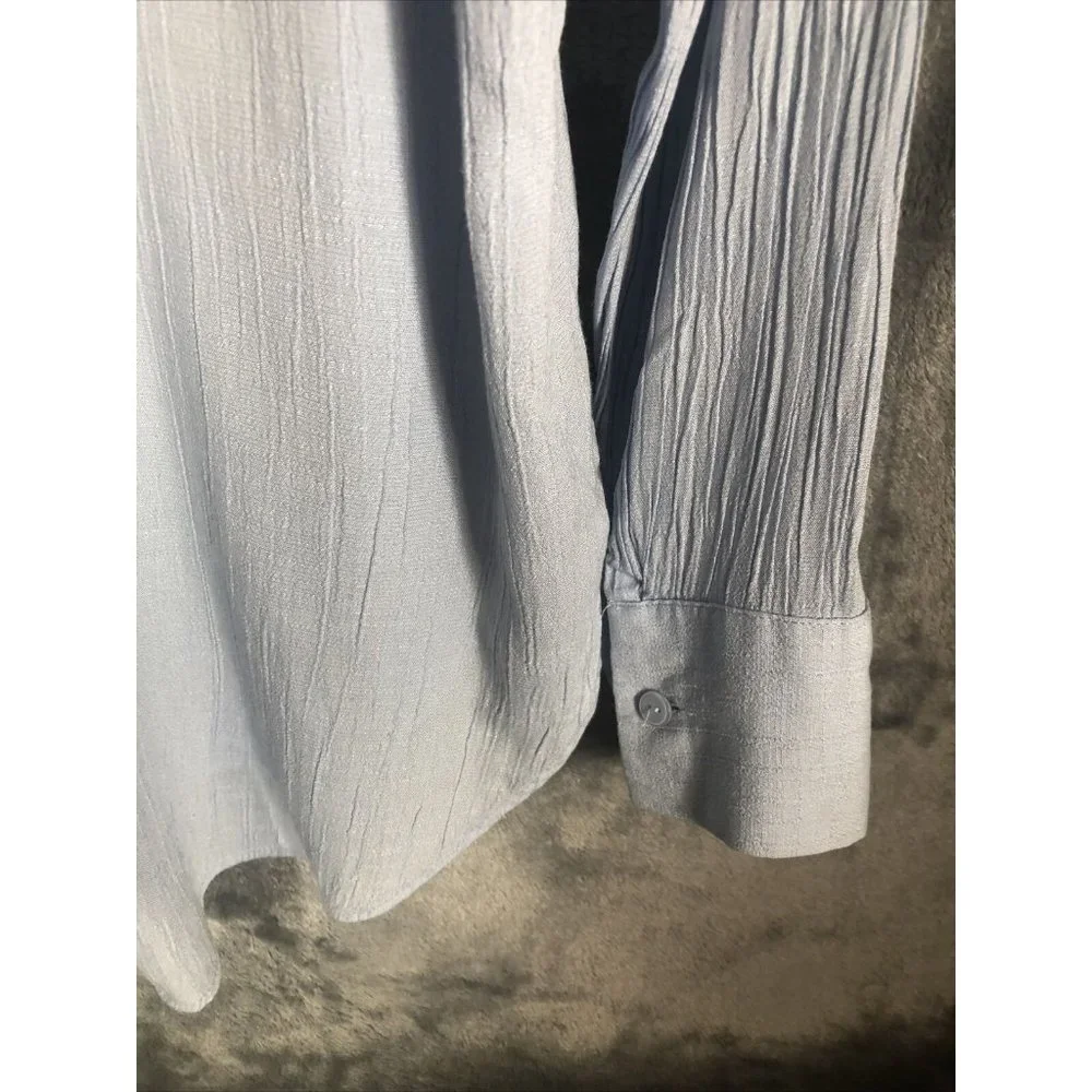 H&M Shirt Button Down Women’s Long Sleeve Light Blue Blouse Adult Size 2  40-42 - Picture 13 of 14